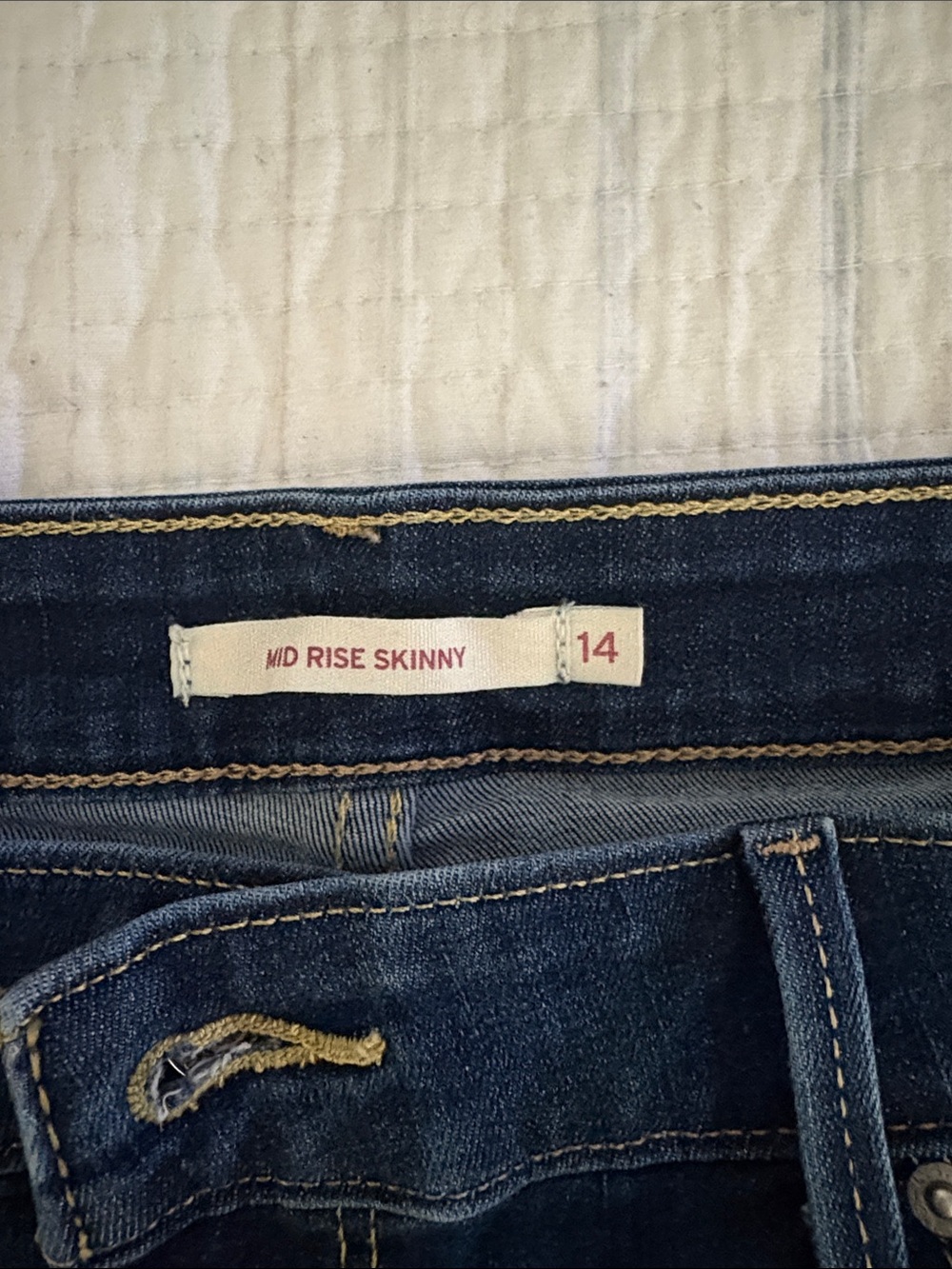 Levi's Dark Blue Skinny Jeans - Mid Rise